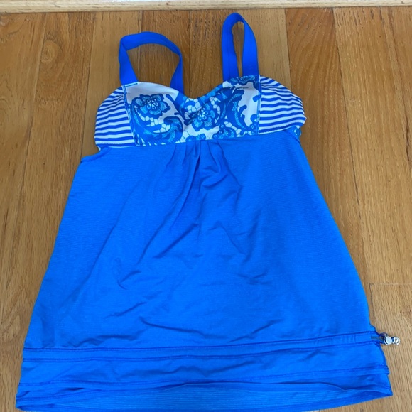 lululemon athletica Tops - Lululemon workout top